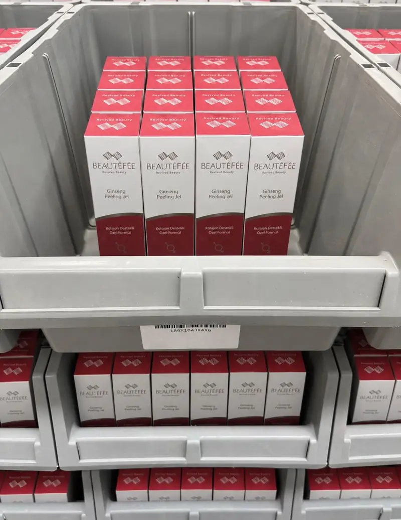 Beautéfée Ginseng Peeling Jel kutuları raf gözünde